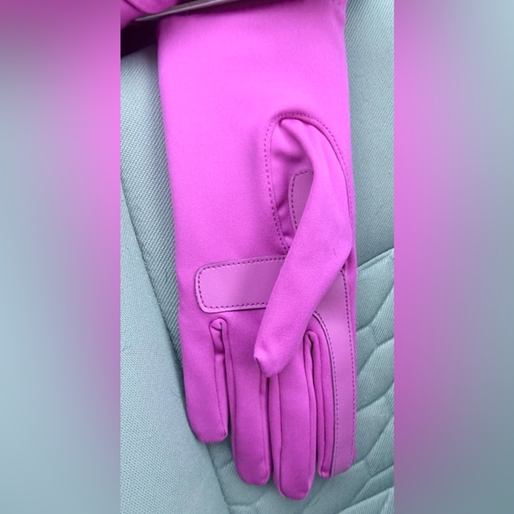 Vibrant Pink Gloves - Isotoner - Picture 2 of 2